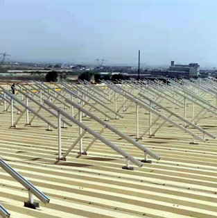 Sistemas de montagem de pernas traseiras e dianteiras de teto solar 700KW